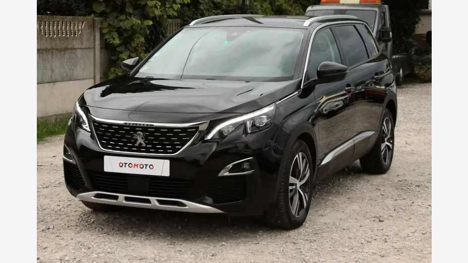 PEUGEOT 5008 -