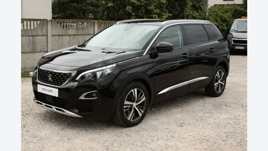 PEUGEOT 5008 -