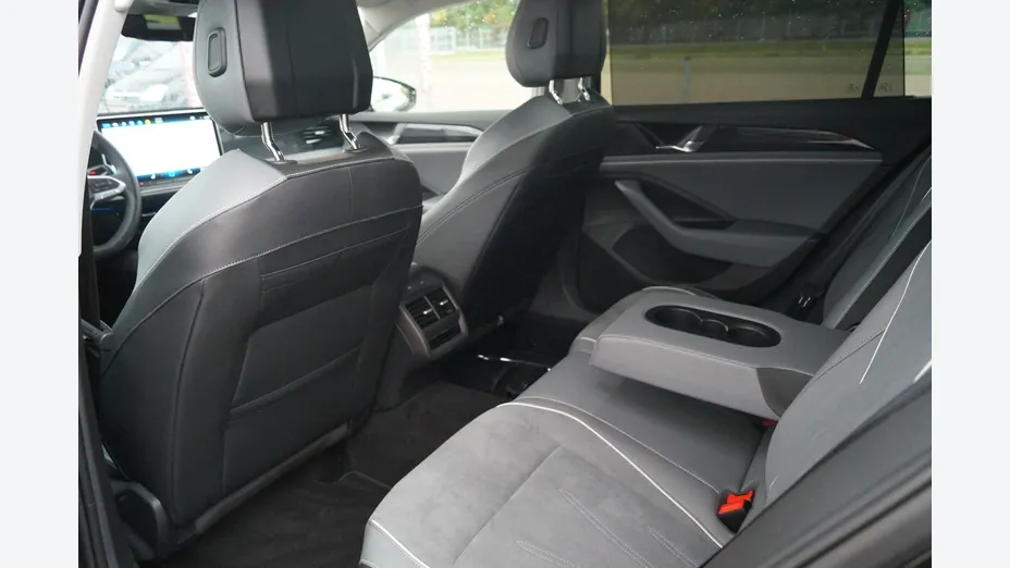 VOLKSWAGEN Passat -