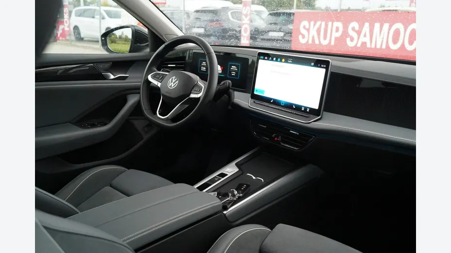 VOLKSWAGEN Passat -