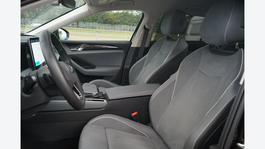 VOLKSWAGEN Passat -