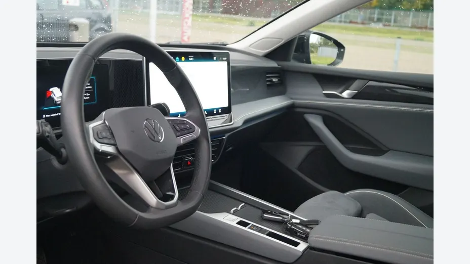 VOLKSWAGEN Passat -