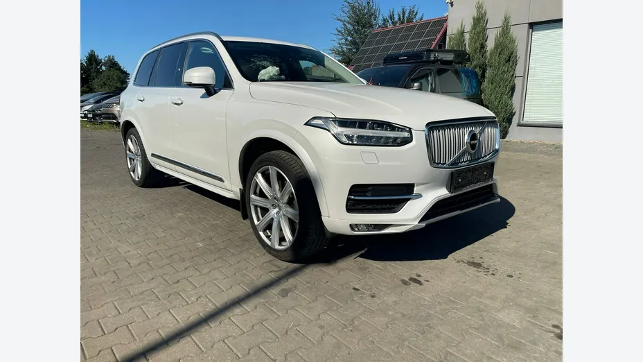 VOLVO XC90 -