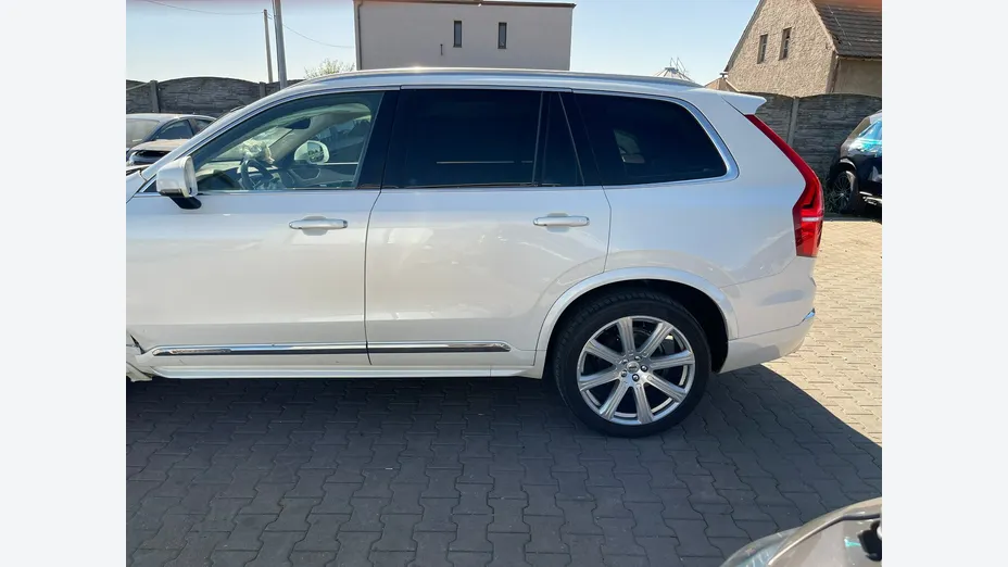 VOLVO XC90 -