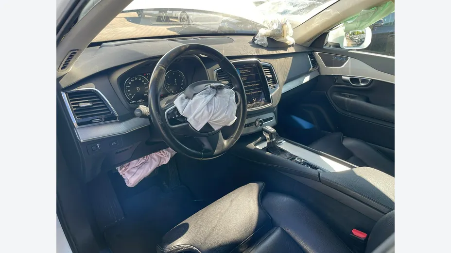 VOLVO XC90 -