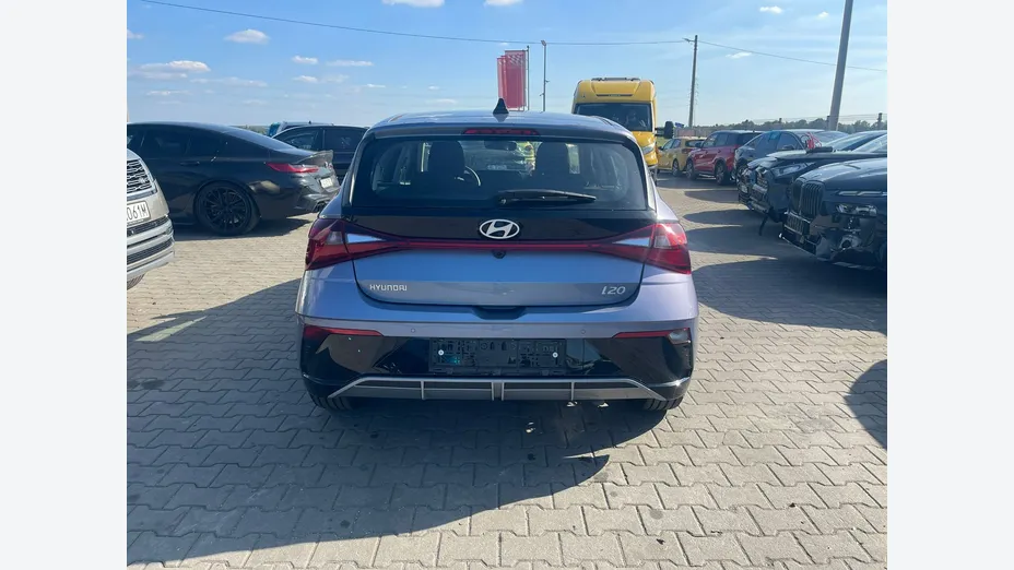 HYUNDAI i20 -