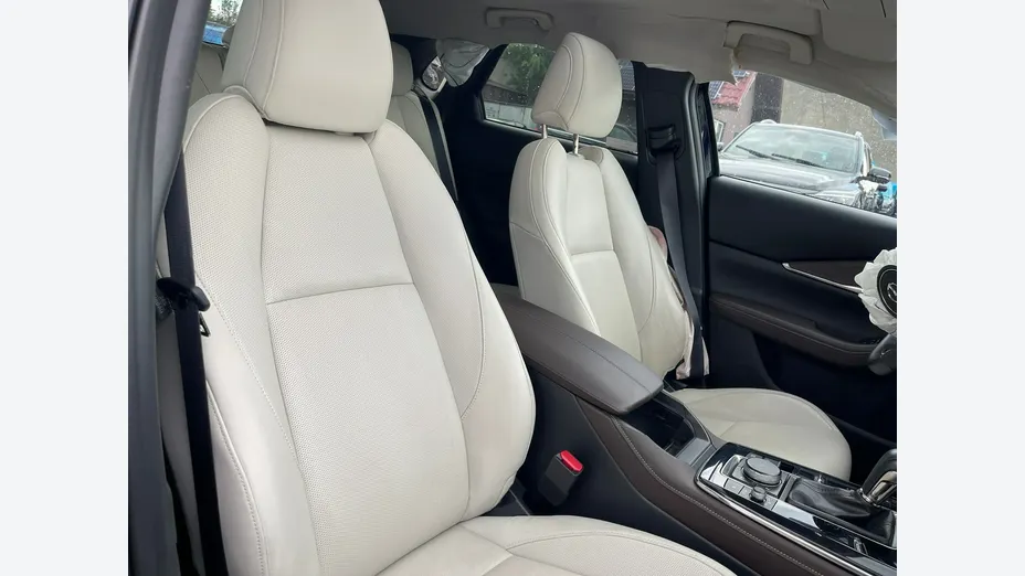 MAZDA CX-30 -