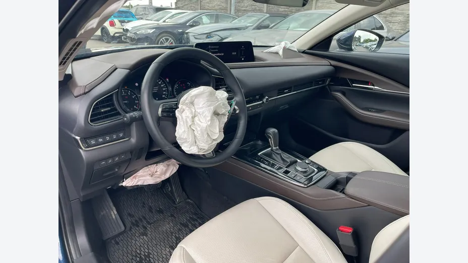 MAZDA CX-30 -