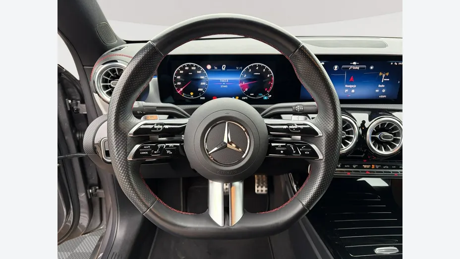 MERCEDES-BENZ CLA -