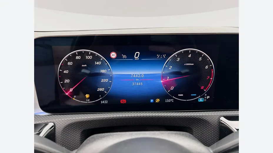 MERCEDES-BENZ CLA -