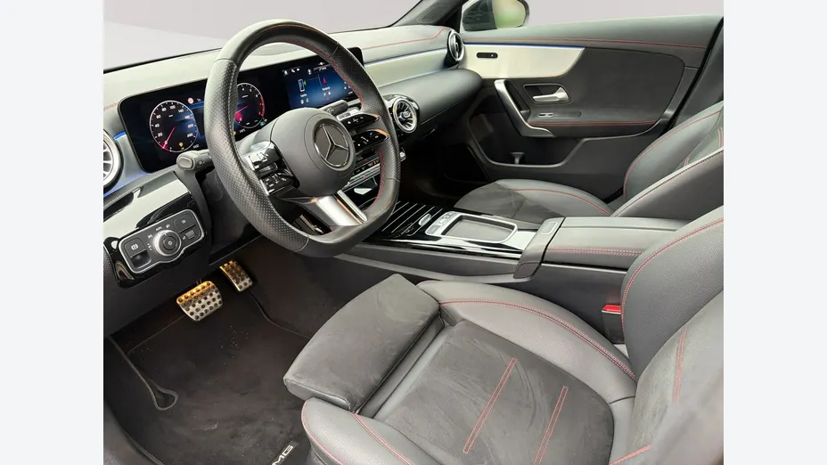 MERCEDES-BENZ CLA -
