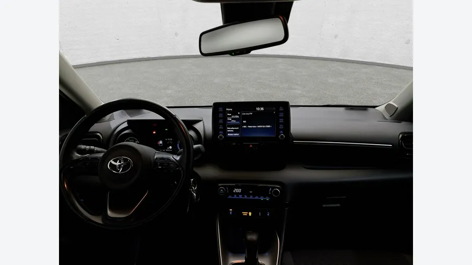 TOYOTA Yaris -
