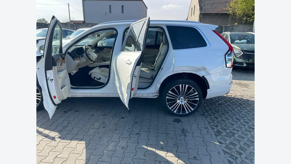VOLVO XC90 -