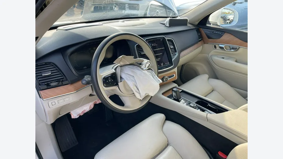 VOLVO XC90 -