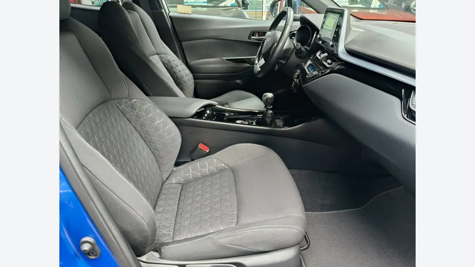 TOYOTA C-HR -