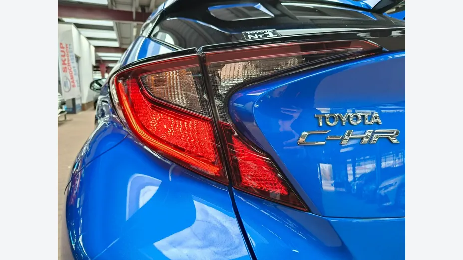 TOYOTA C-HR -