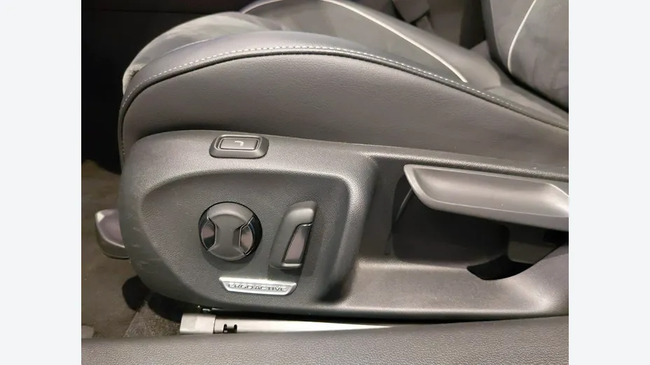 VOLKSWAGEN Passat -