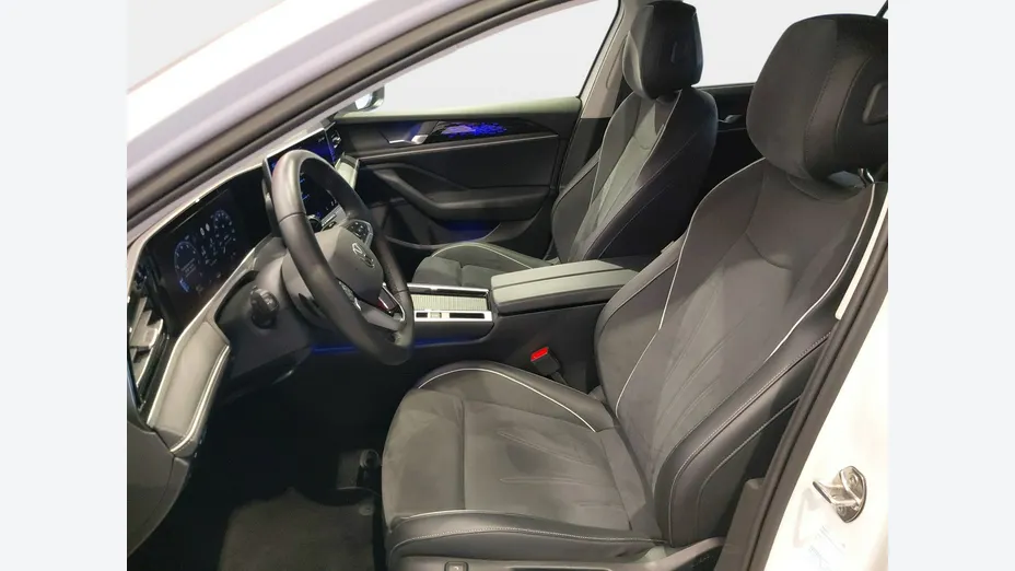 VOLKSWAGEN Passat -