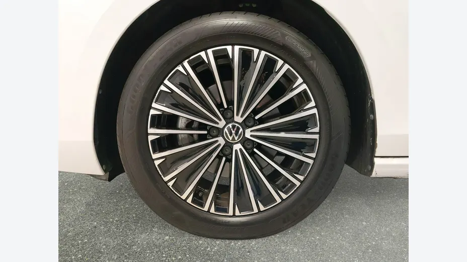 VOLKSWAGEN Passat -