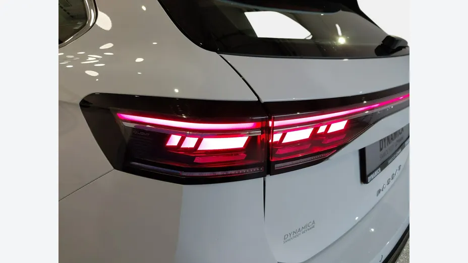 VOLKSWAGEN Passat -