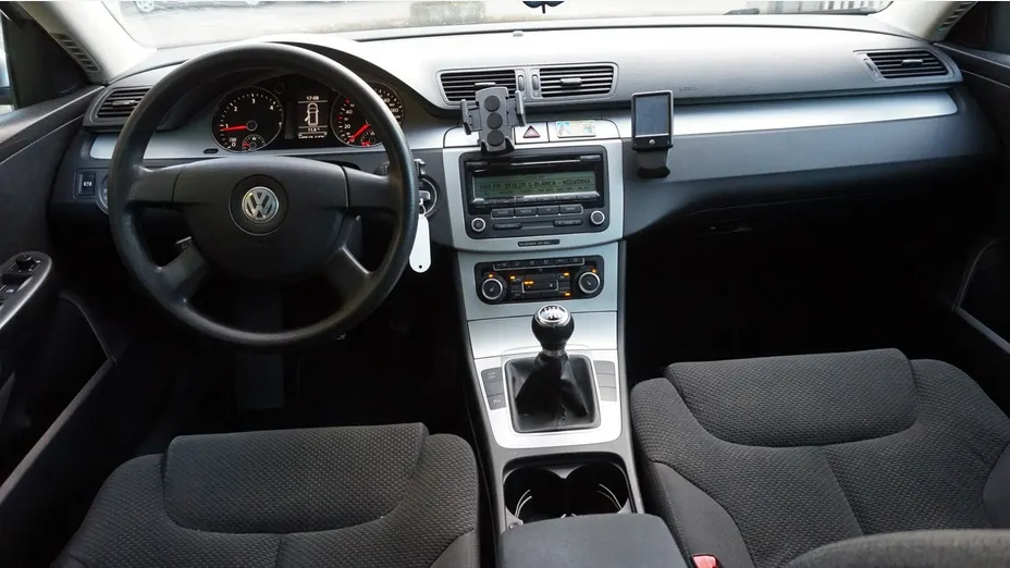 VOLKSWAGEN Passat -