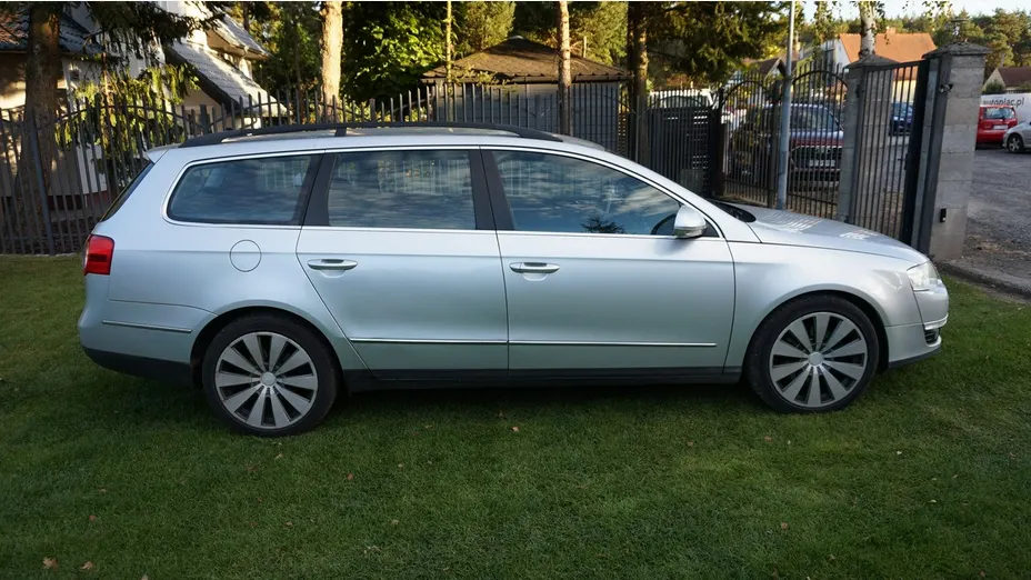 VOLKSWAGEN Passat -