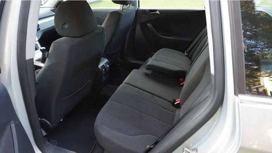 VOLKSWAGEN Passat -