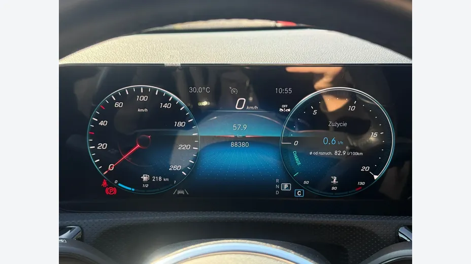 MERCEDES-BENZ CLA -