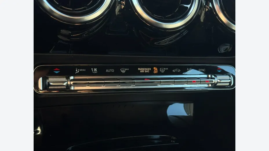 MERCEDES-BENZ CLA -