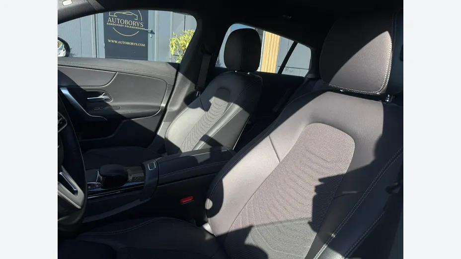MERCEDES-BENZ CLA -