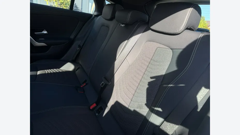 MERCEDES-BENZ CLA -