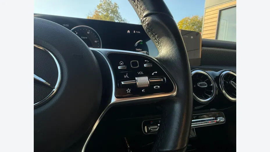 MERCEDES-BENZ CLA -