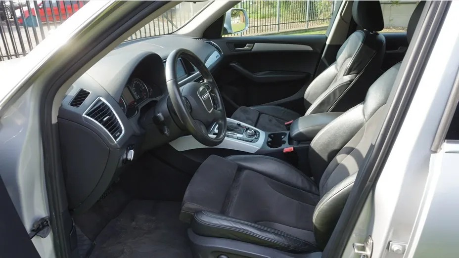 AUDI Q5 -