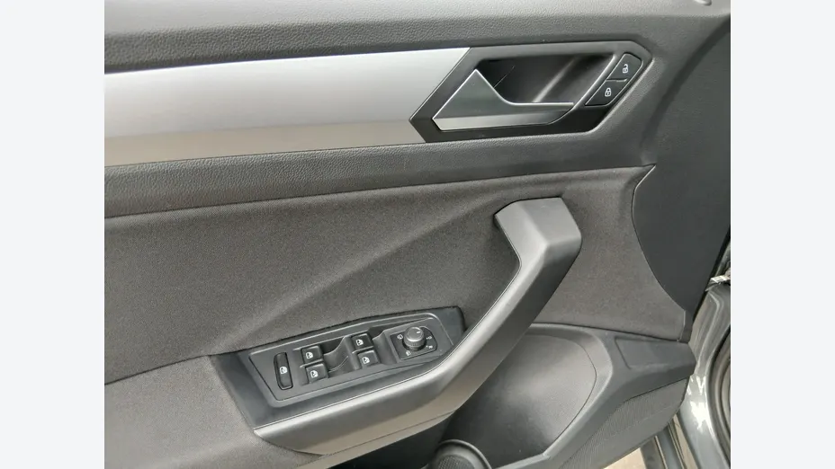 VOLKSWAGEN T-ROC -