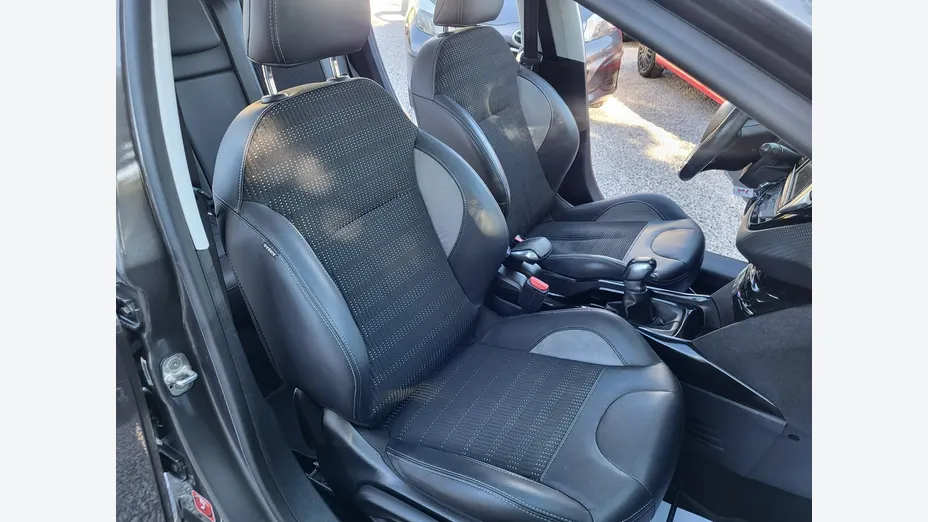 PEUGEOT 2008 -