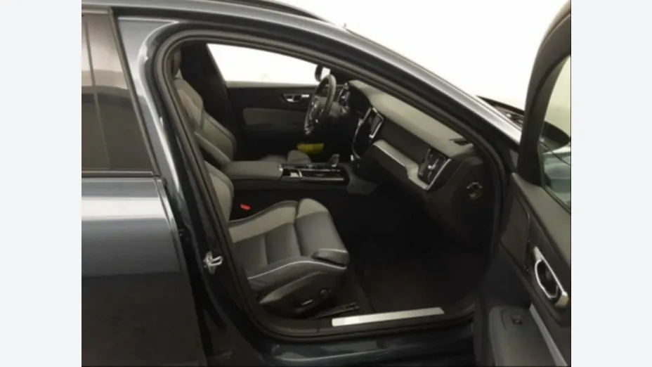 VOLVO V60 -