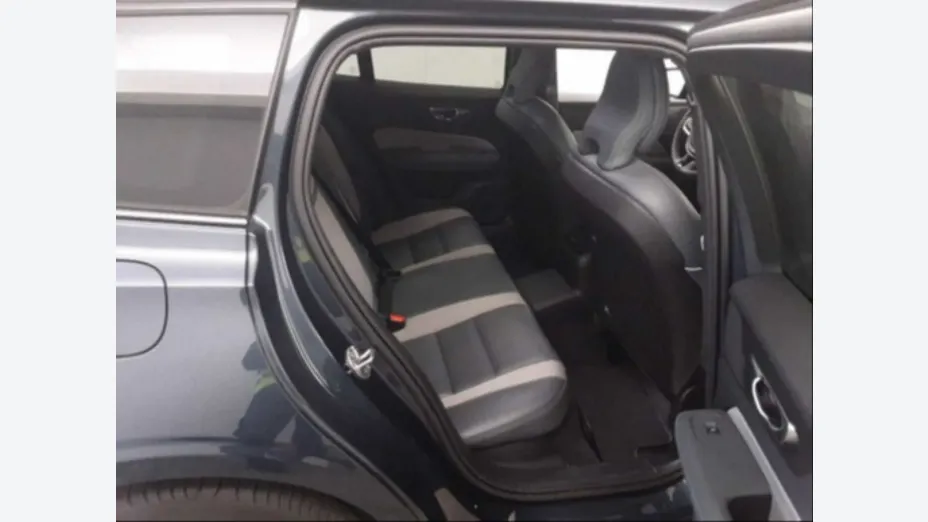 VOLVO V60 -