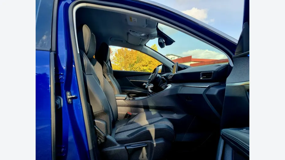 PEUGEOT 3008 -