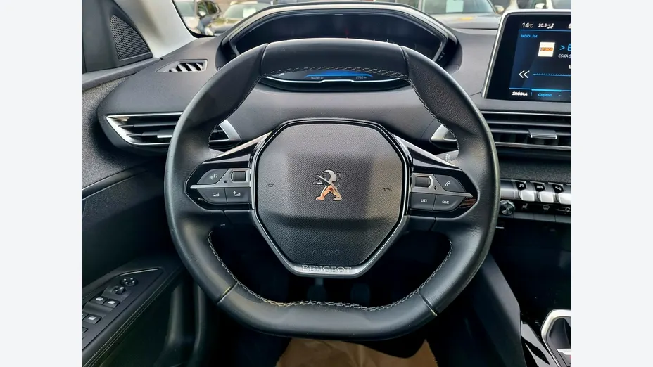 PEUGEOT 3008 -
