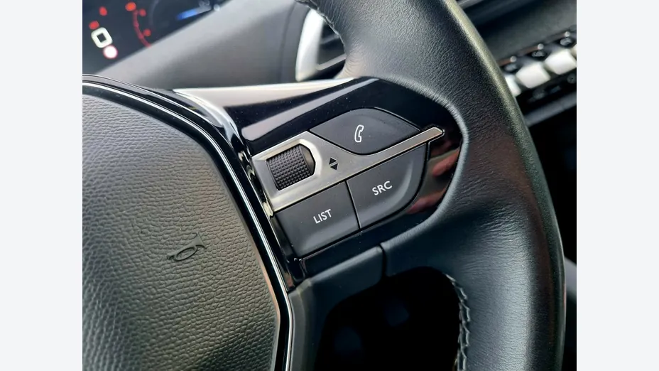 PEUGEOT 3008 -