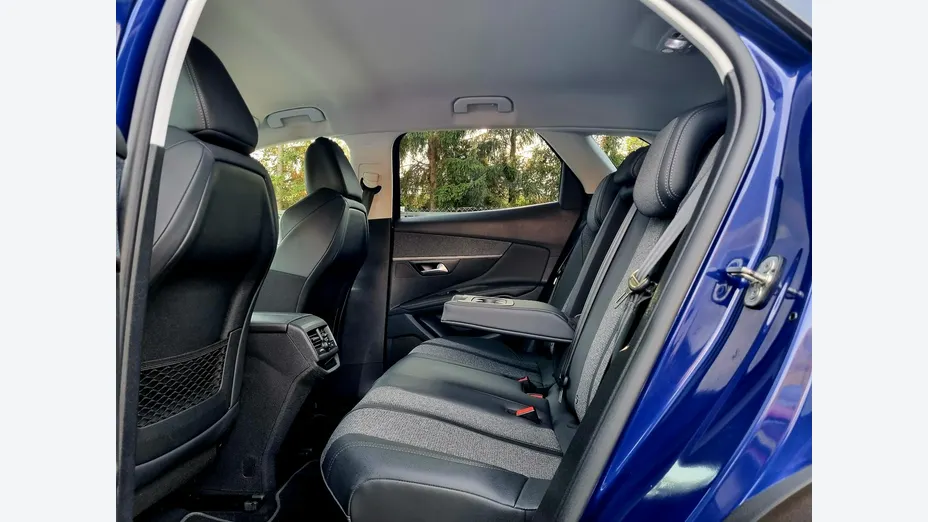 PEUGEOT 3008 -