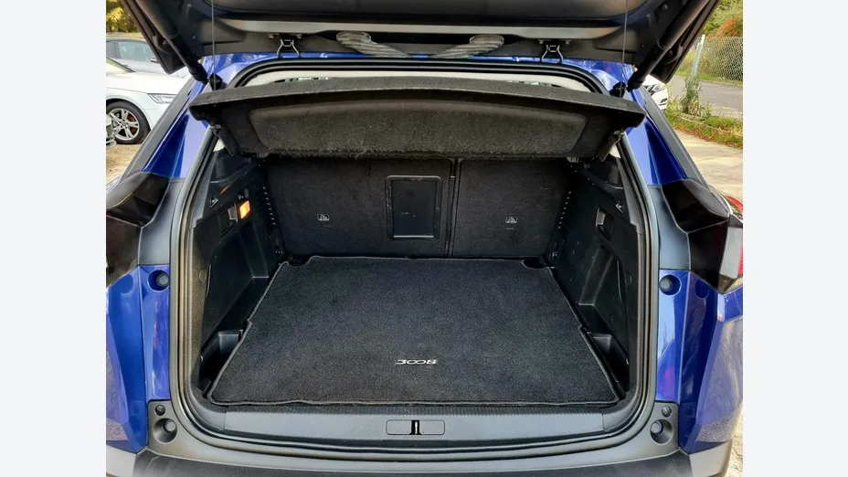 PEUGEOT 3008 -