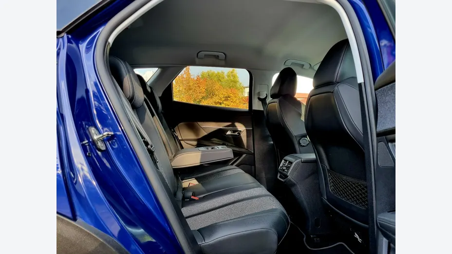 PEUGEOT 3008 -