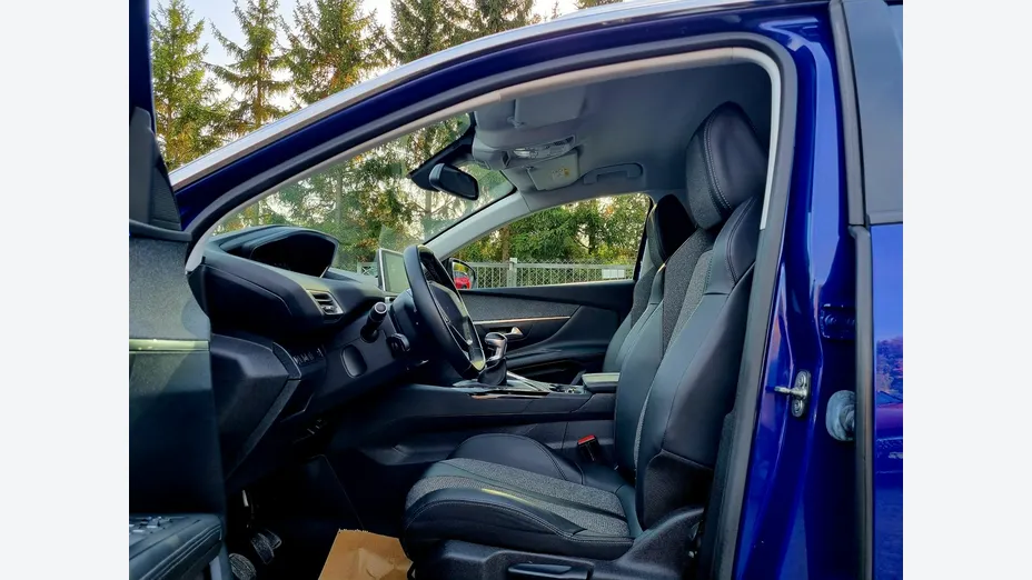 PEUGEOT 3008 -