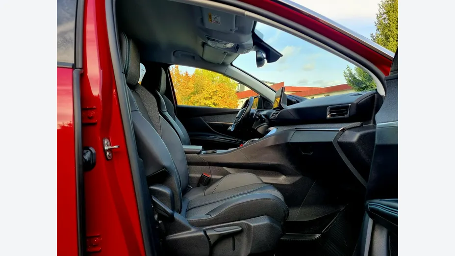 PEUGEOT 3008 -