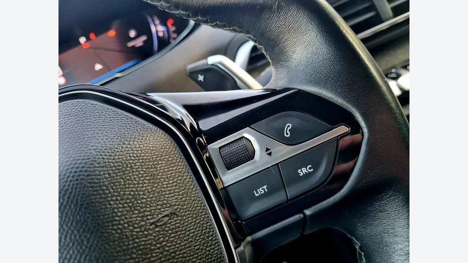 PEUGEOT 3008 -