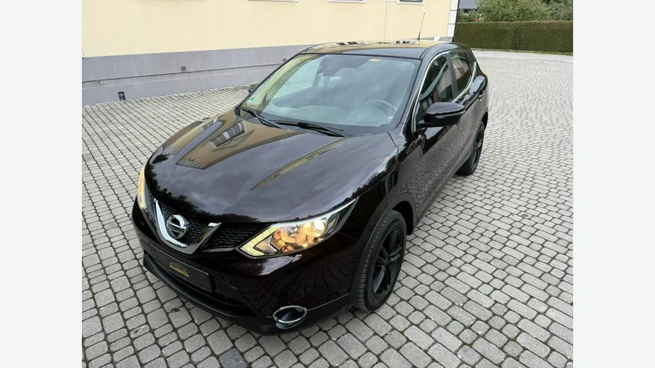 NISSAN Qashqai -