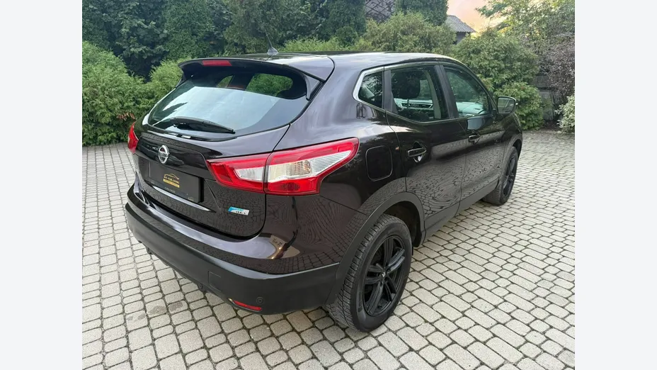 NISSAN Qashqai -