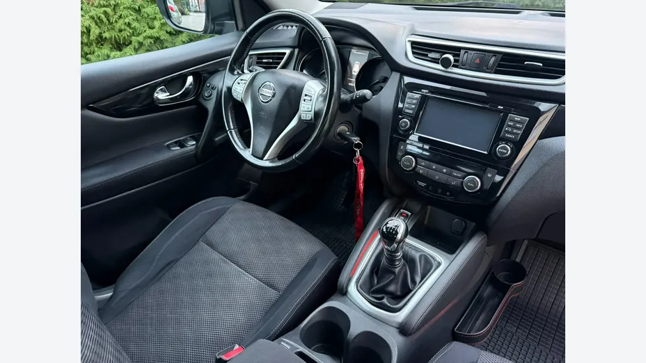NISSAN Qashqai -