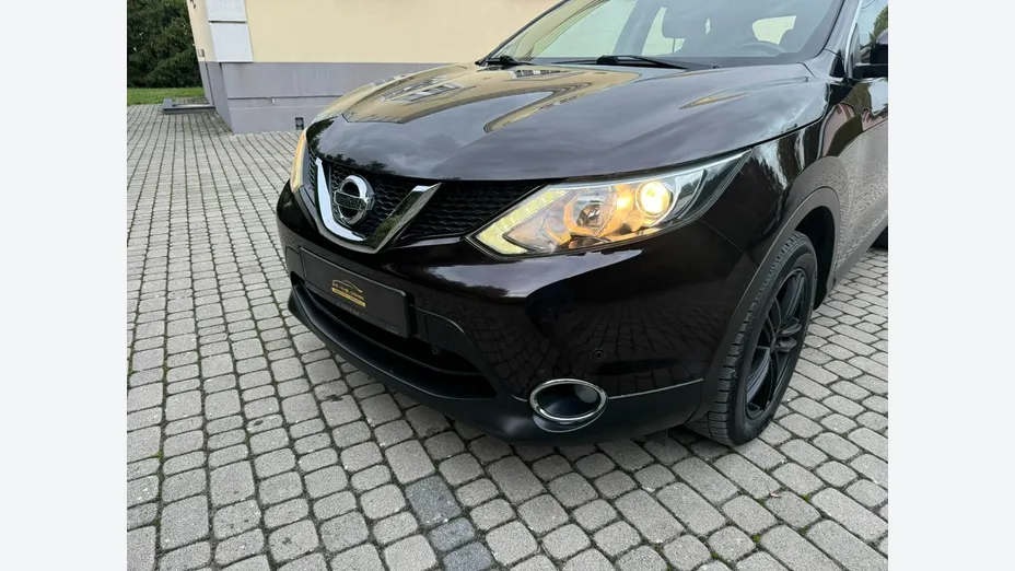 NISSAN Qashqai -